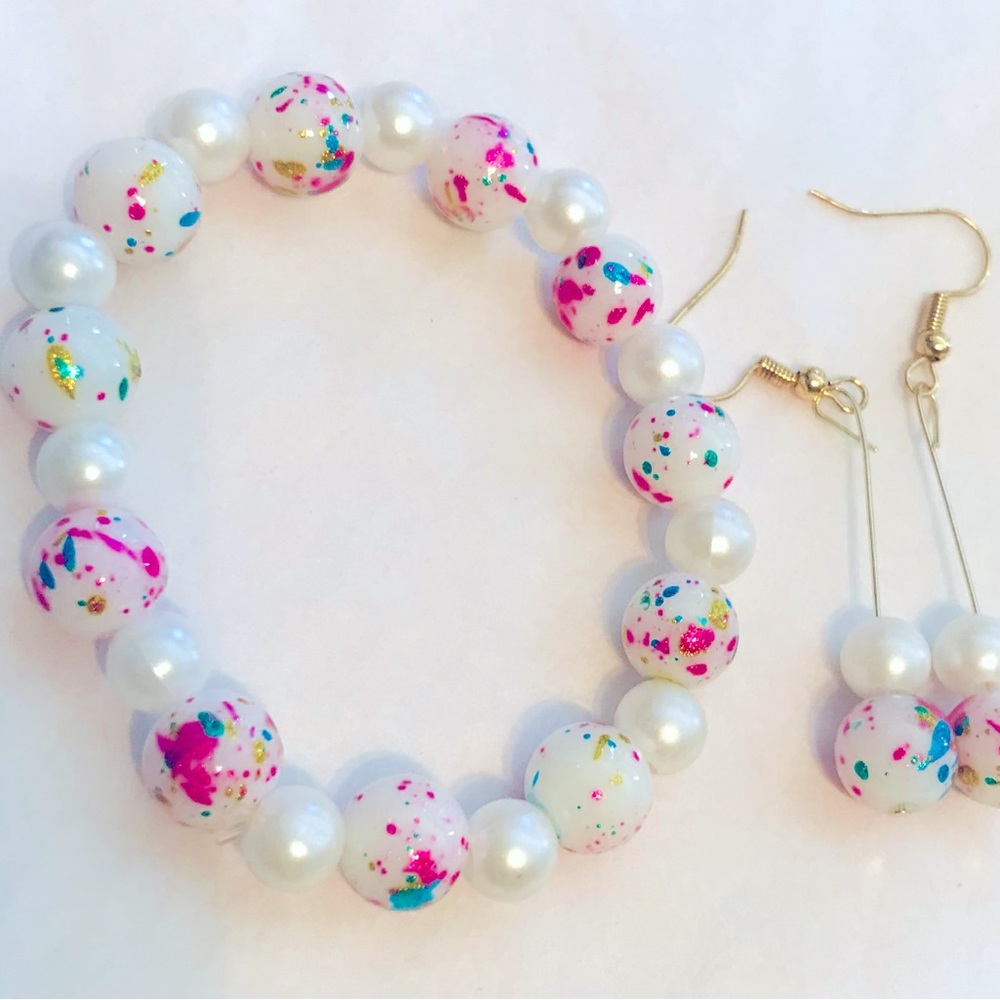MULTI COLORED BRACELET AND EARRINGS SET